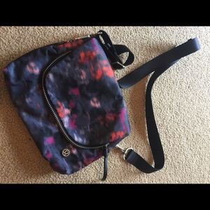 Lululemon crossbody
