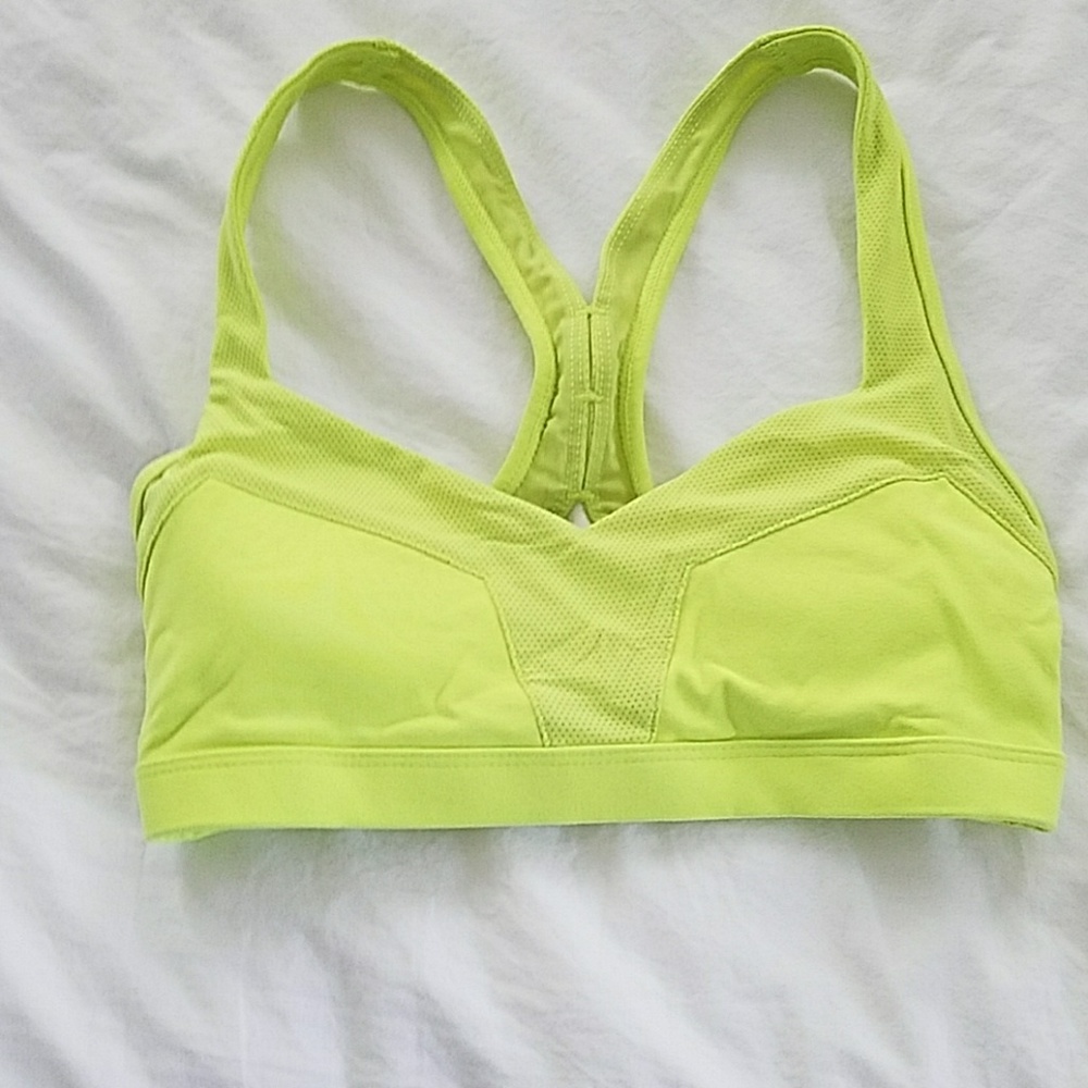 sports bra