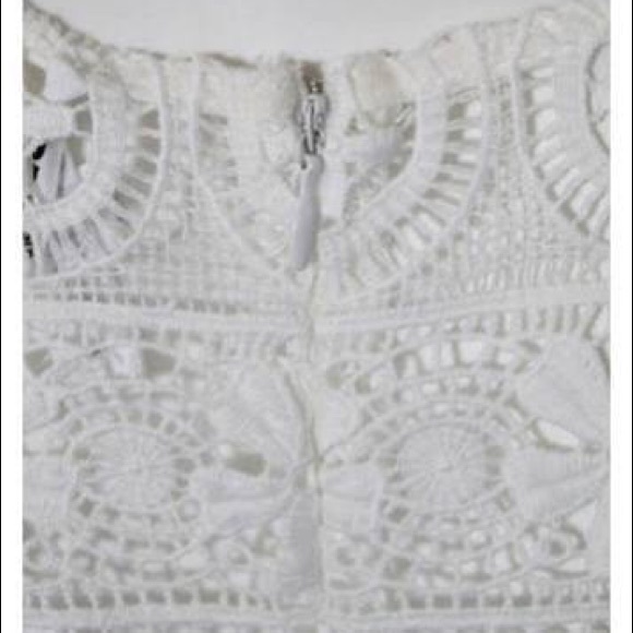 BB Dakota  Ivory Crochet Sleeveless Casual Romper - Picture 7 of 8