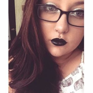 Meet your Posher, Madeline