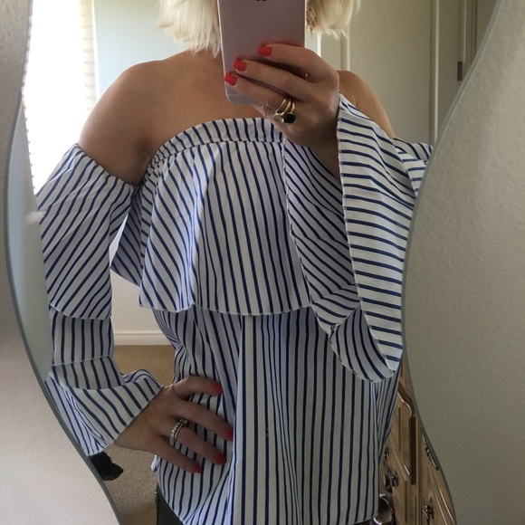 ✨Blue Striped Off The Shoulder Flamenco Top✨ - Picture 4 of 6