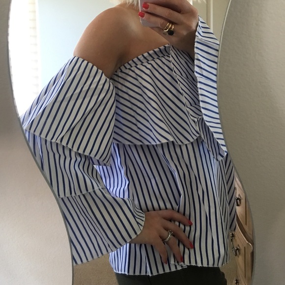✨Blue Striped Off The Shoulder Flamenco Top✨ - Picture 5 of 6