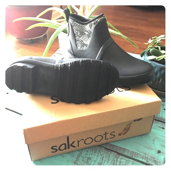 sakroots ankle rain boots