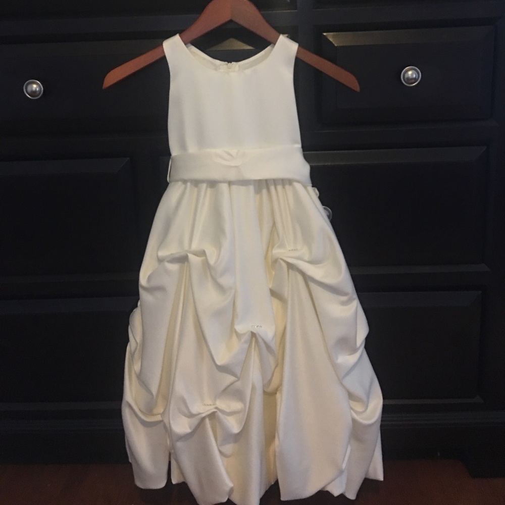 Stunning & adorable little girl 4 dress