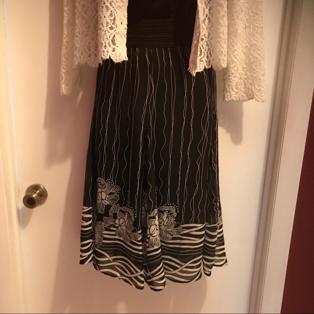 Outfit highlighting Black/ White Lapis Skirt