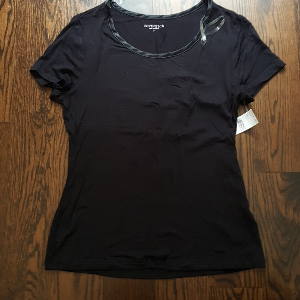 Cute black top NWT size small