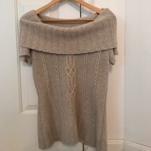 Short sleeve sweater