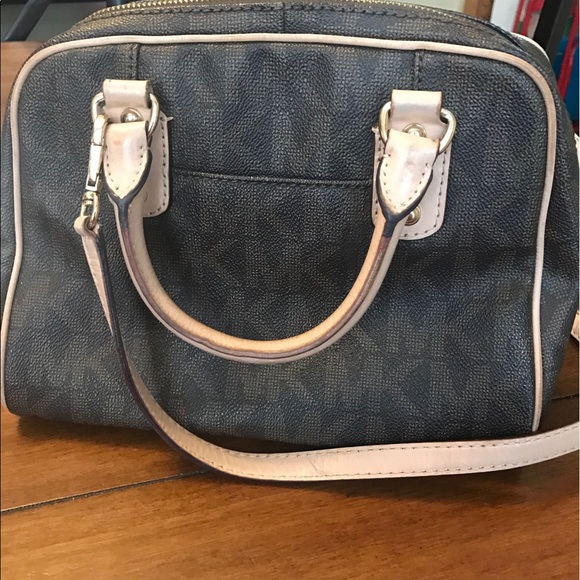 MK purse - Picture 2 of 4