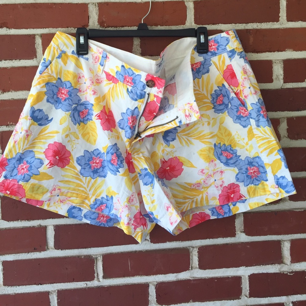 Floral Old Navy Shorts Women's Size 18 NWOT