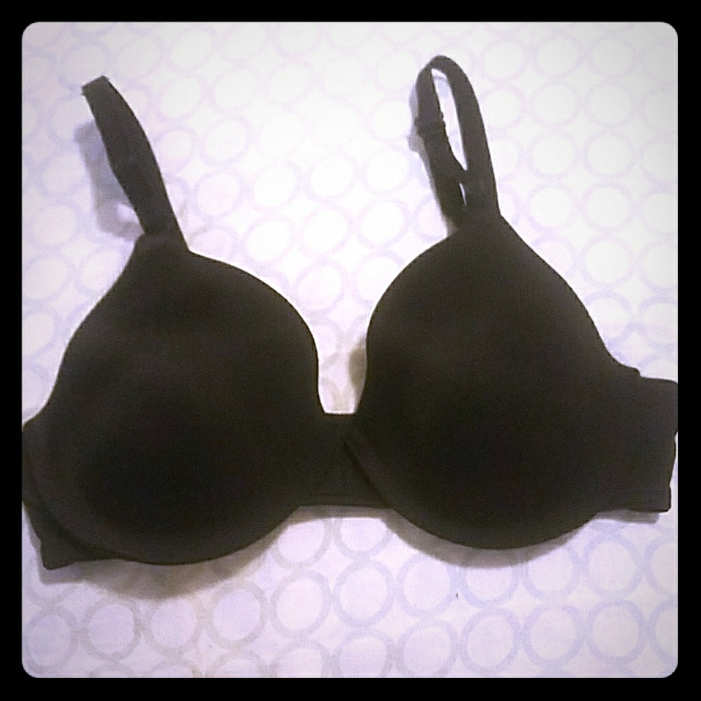 Plain black bra size 34B