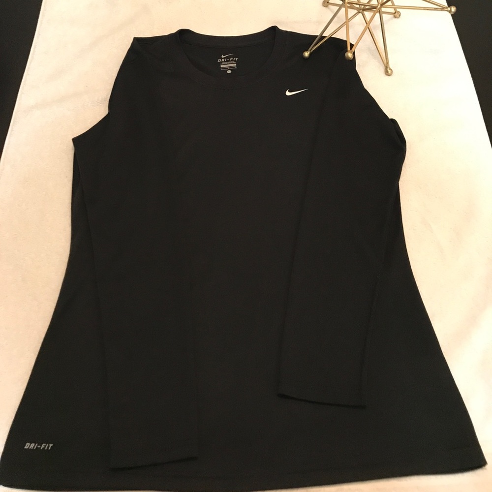 ***SOLD***Nike shirt - Picture 2 of 4