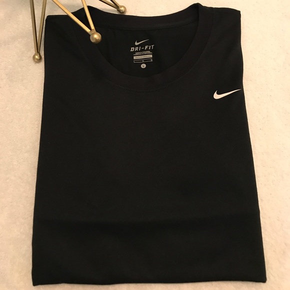 ***SOLD***Nike shirt - Picture 3 of 4