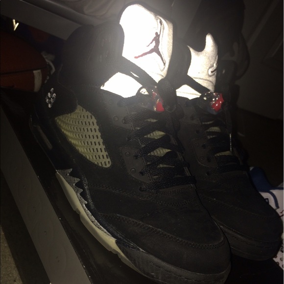 Air Jordan Retro "Metallic" Black 5 (2011) - Picture 3 of 6