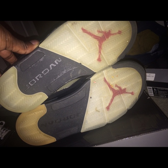 Air Jordan Retro "Metallic" Black 5 (2011) - Picture 6 of 6