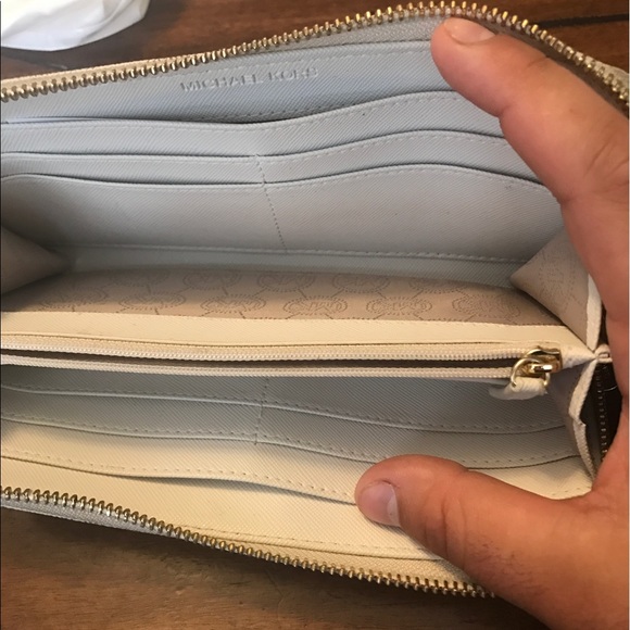 MK wallet - Picture 3 of 4