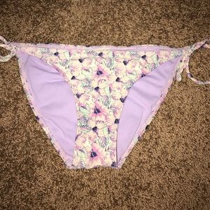 Patterned bikini bottoms