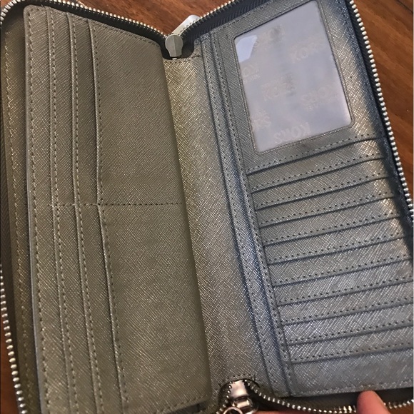Mk wallet - Picture 3 of 4