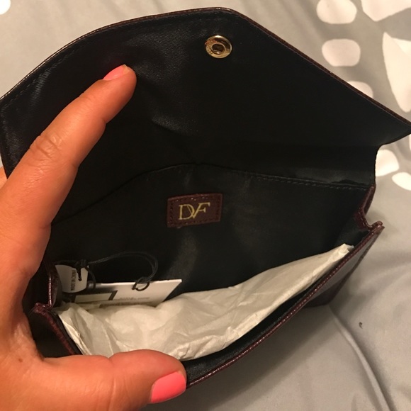 Final price !DVF Clutch - gorgeous maroon color ! - Picture 3 of 3
