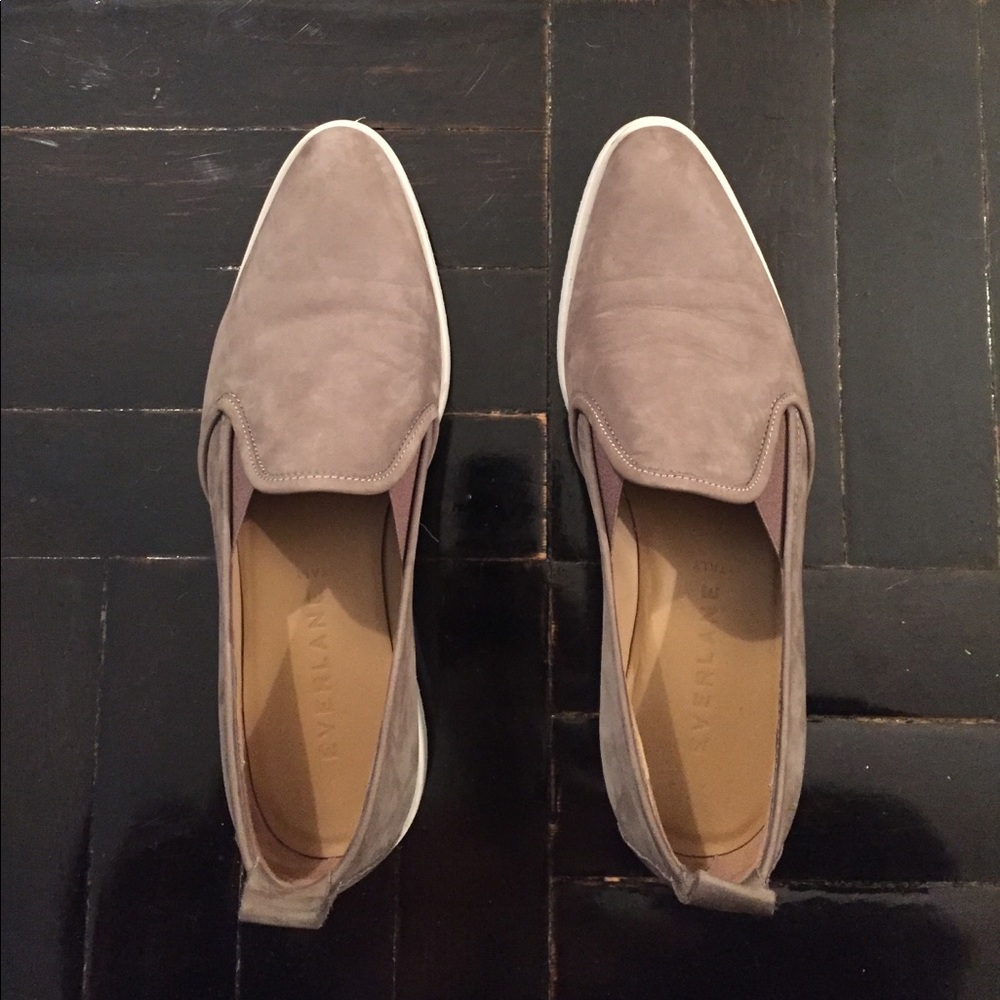 Everlane street shoe in grey suede