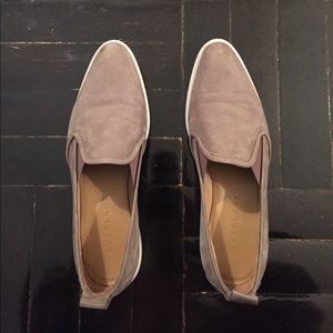 Everlane street shoe in grey suede