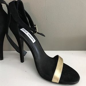 Black and gold strapped Steve Madden heels!