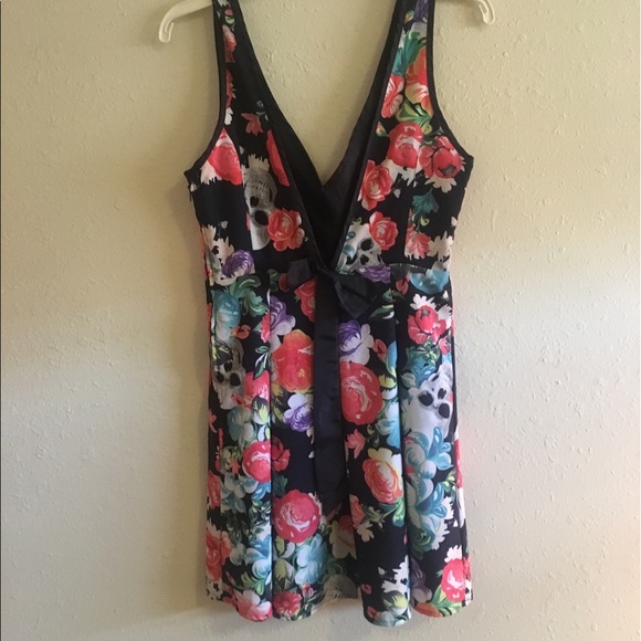 Hot topic floral skull dress Size M - Picture 2 of 4