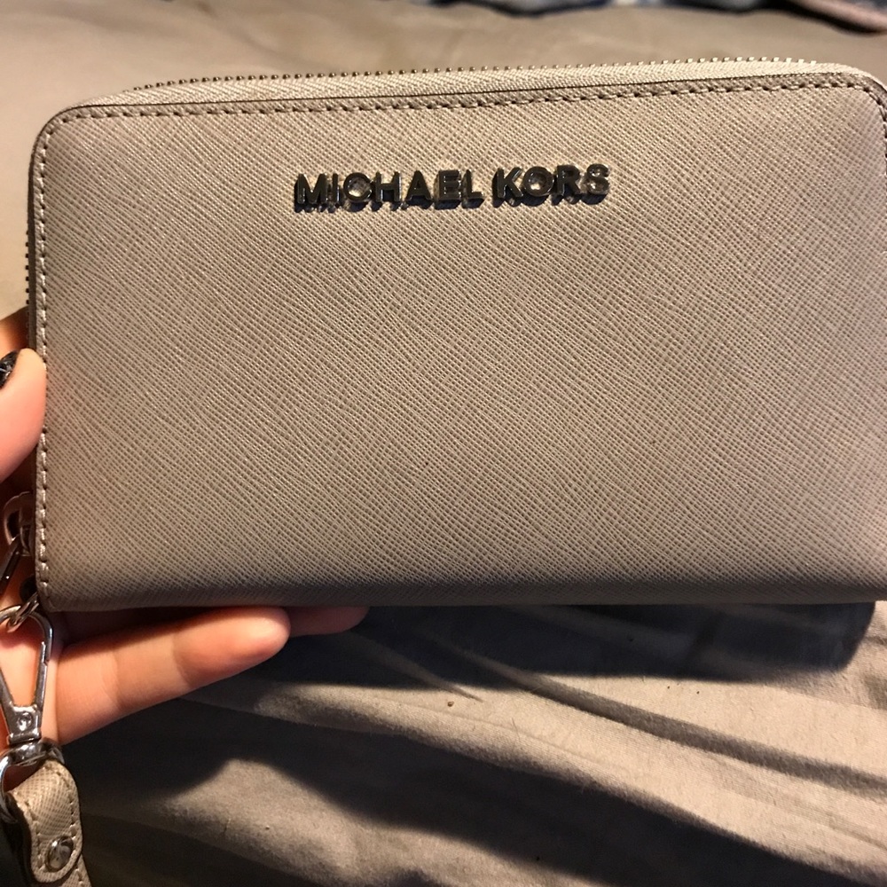 Grey Michael kors tech wallet