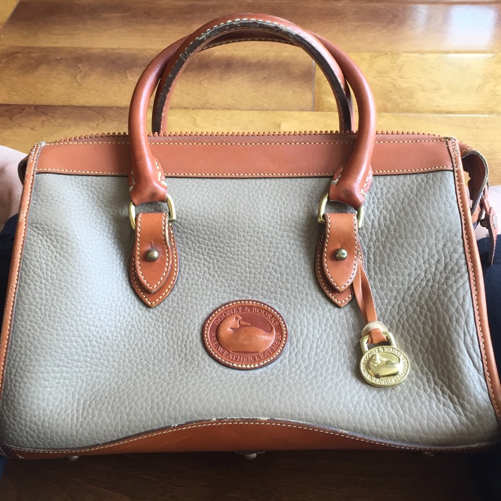 Authentic Dooney & Bourke handle bag.