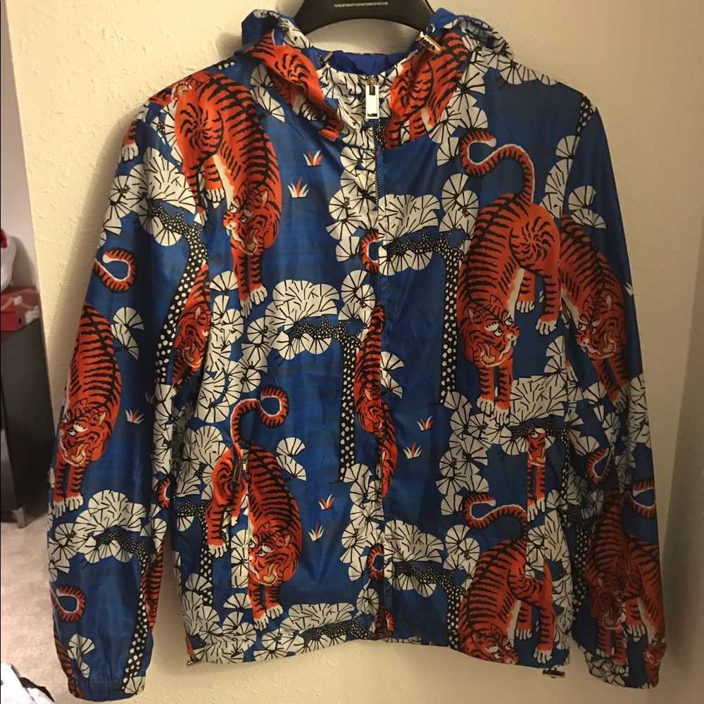 Tiger printed shell hooded Gucci jacket