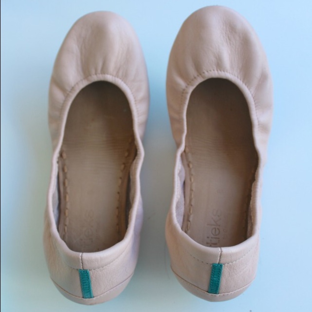 EUC ballerina pink Tieks size 9.