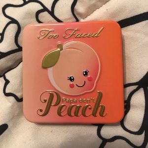 Too Faced Papa Don't Peach Blush