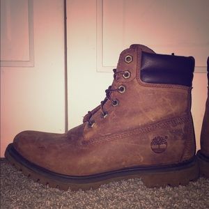 Women's size 7.5 timberlands.