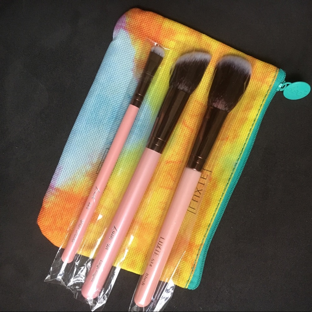 NWT LUXIE Makeup brushes