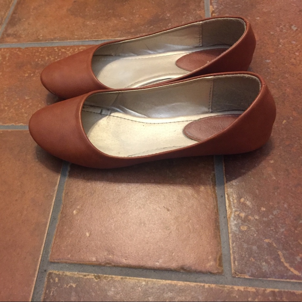 Flats - Picture 2 of 4