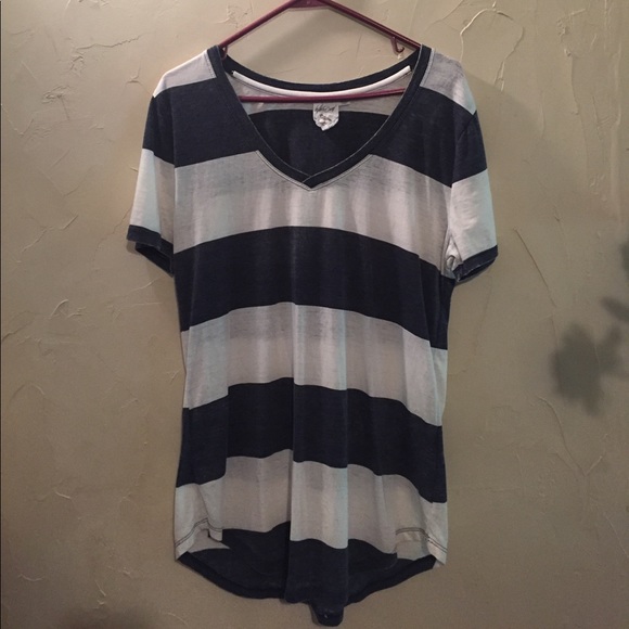 🎉SALE🎉White Crow Blue & Cream Striped Top - Picture 3 of 7