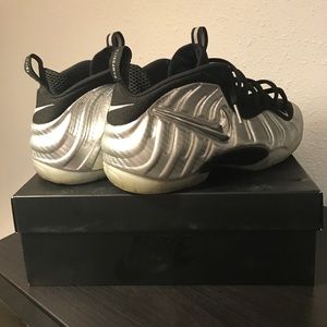 Silver Nike foamposite