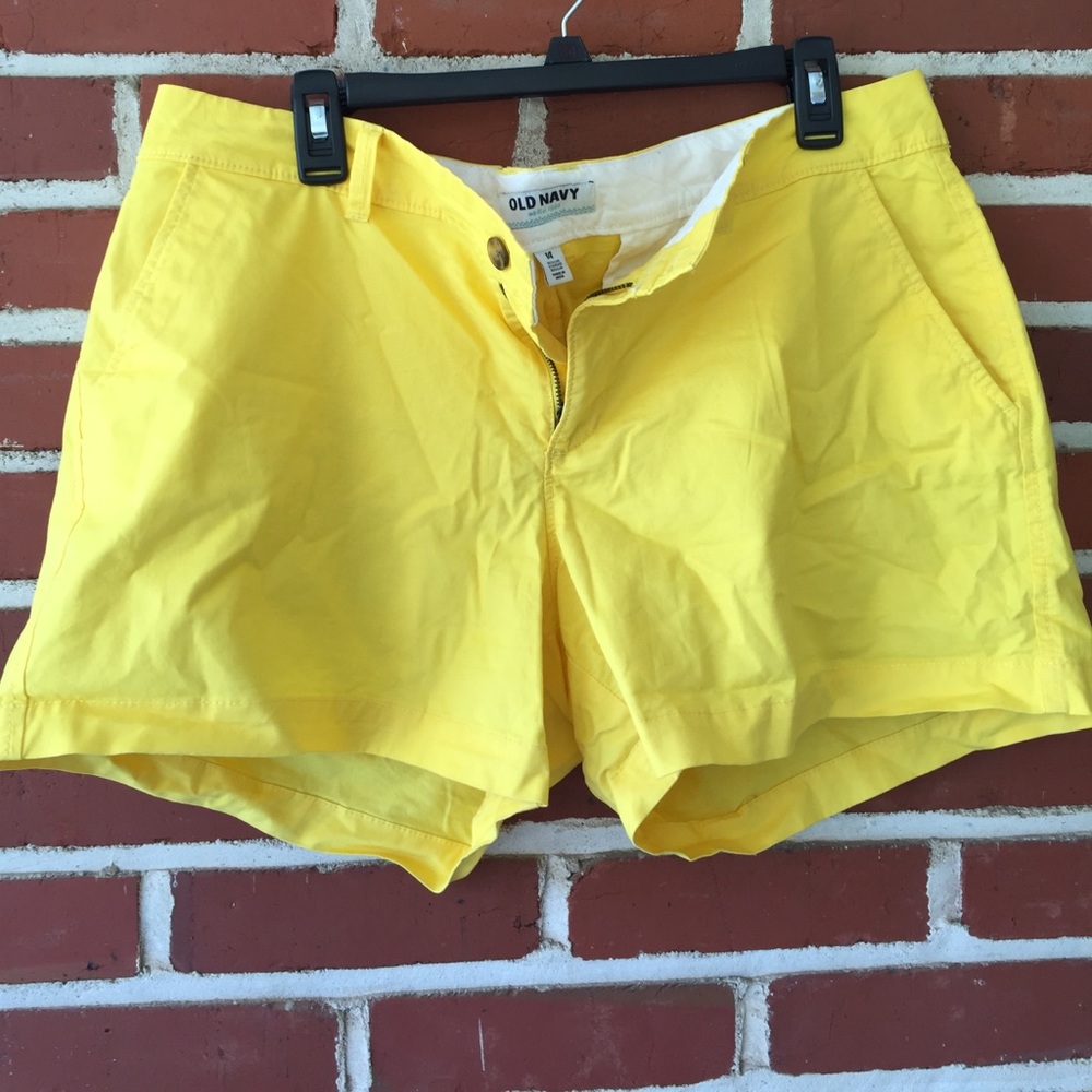 Women's Yellow Old Navy Shorts Size 14