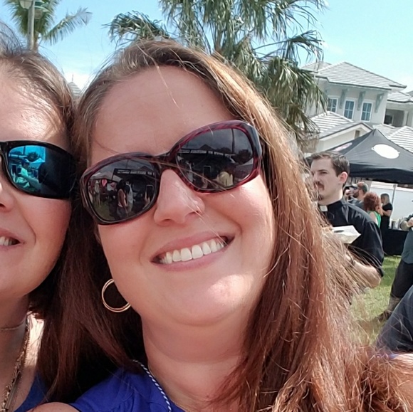 Meet your Posher, Reina - Picture 1 of 1