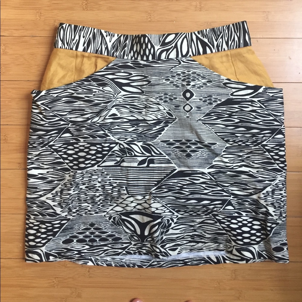 Mociun Skirt
