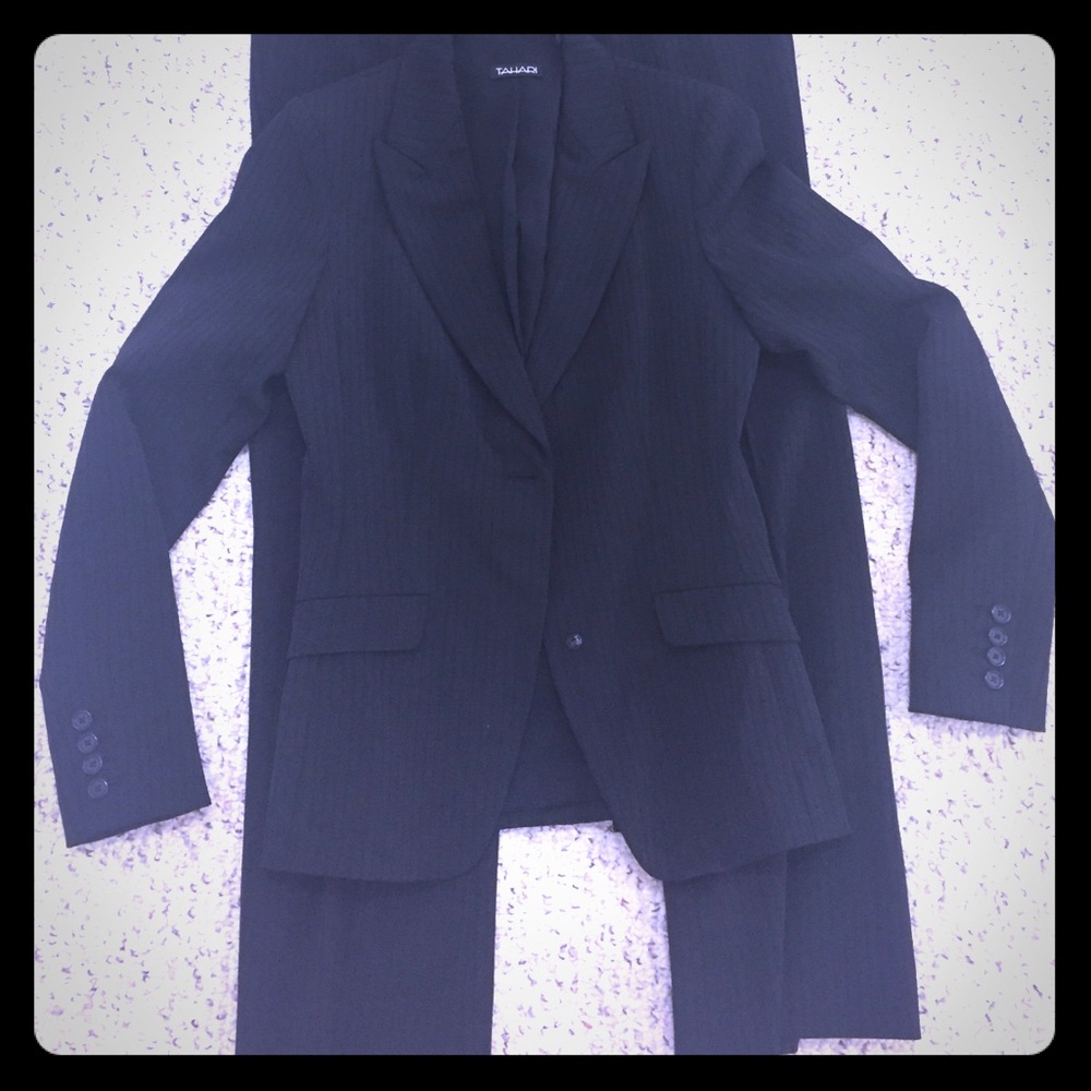 Beautiful black Tahari Pant suit