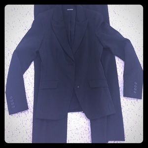 Beautiful black Tahari Pant suit