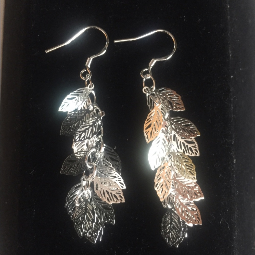 NWOT Sterling Silver Leaf Drop Earrings