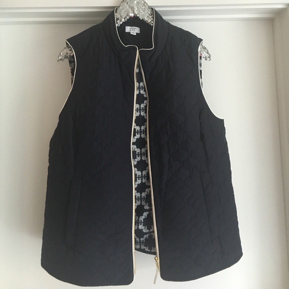 Crown & Ivy Vest