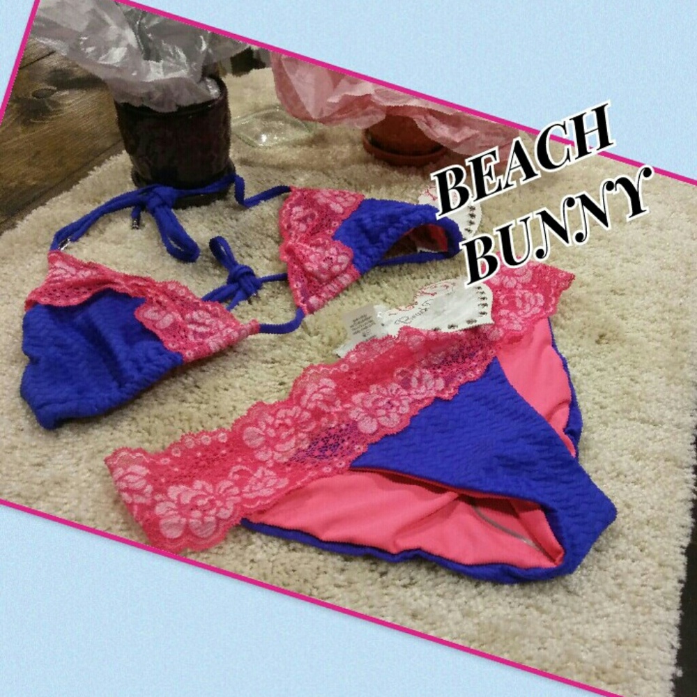 NWT'S BEACH BUNNY BIKINI!