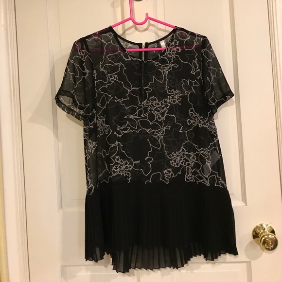 Kensie Tops - NWT Kenzie
