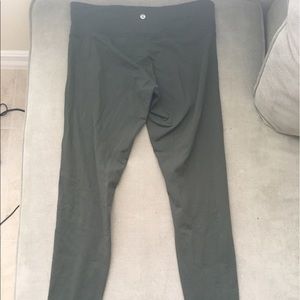 Lululemon Low Rise Wunder Under Pant. Size 10.