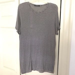 Long, loose, t-shirt/t-shirt dress