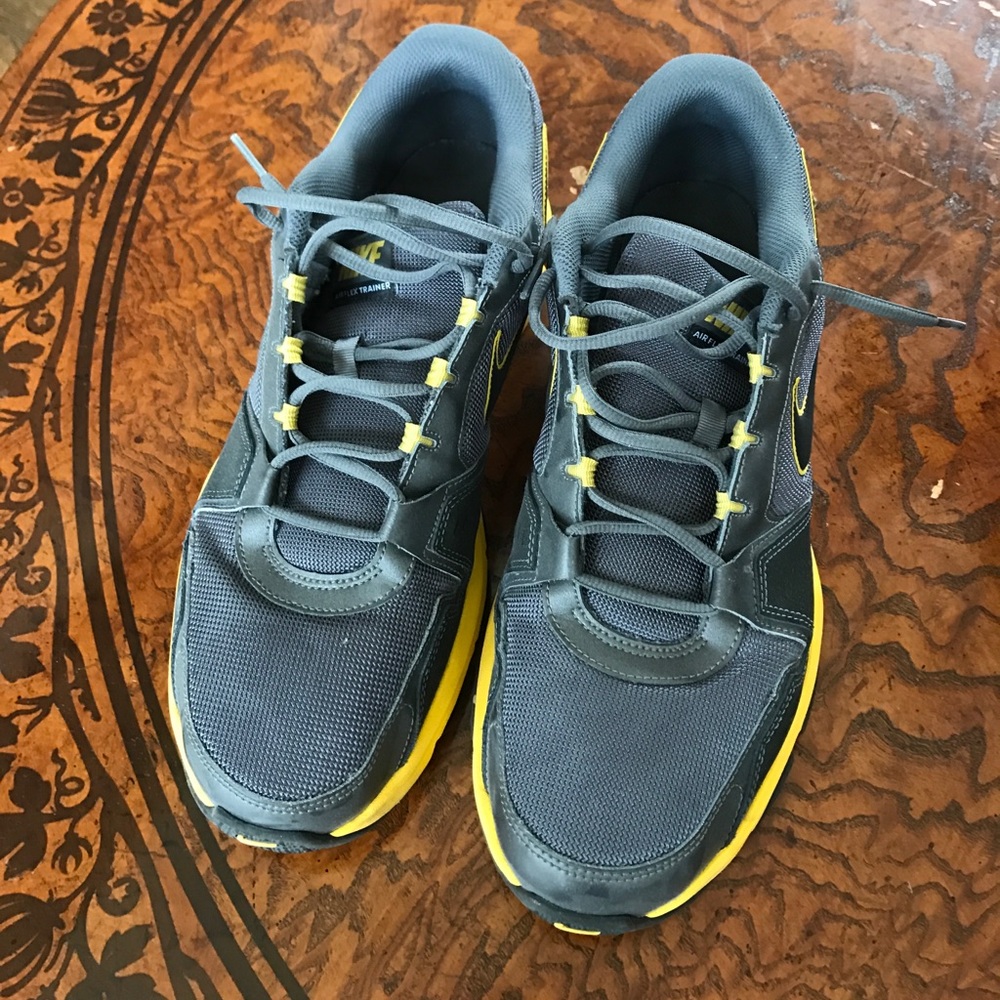 Nike men's tennis shoes