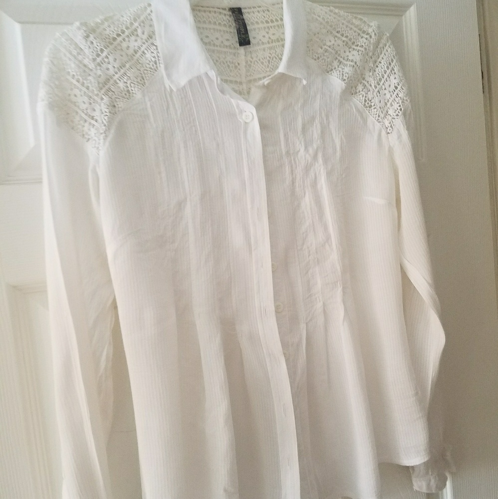 Free Prople ~ crochet blouse