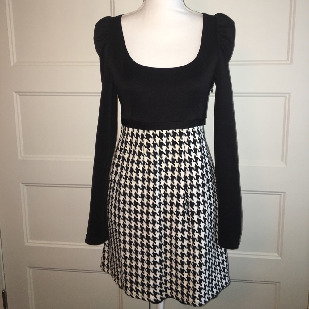 Houndstooth Long Sleeved Dress
